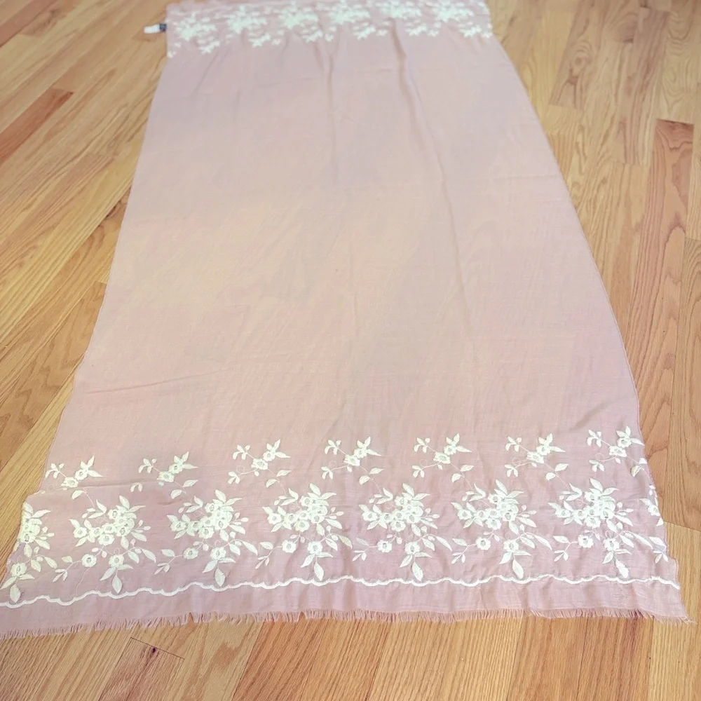 Light pink and White Floral Embroidered Scarf in new conditions